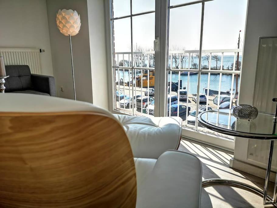 Surforama De Feine Stuuv In Orth Mit Meerblick Fehmarn Exterior photo
